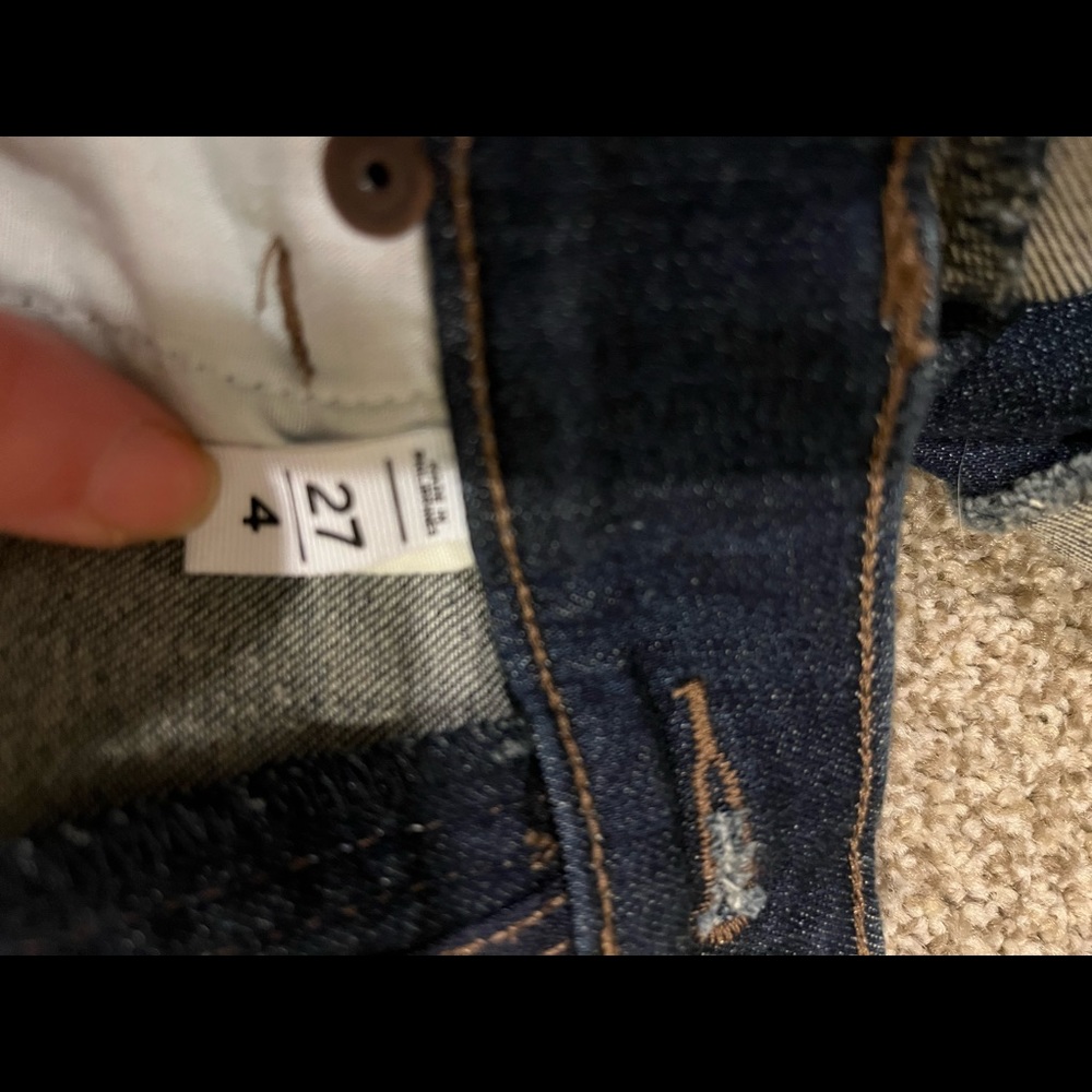 Loft Womens Jeans shorts. Size: 27/4. Excellent condition. Dark rinse. - Picture 3 of 4